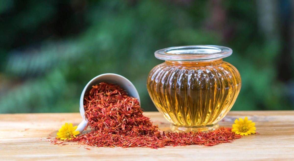 Discovering the Radiance of Kumkumadi Oil: Unveiling its Skin Benefits